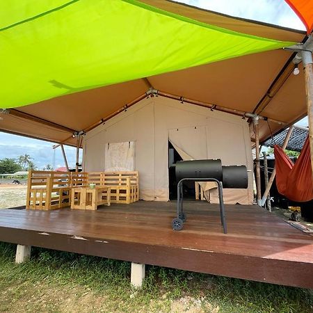 Rembulan Escape - Beachfront Safari Tent Kampung Penarik Exteriér fotografie