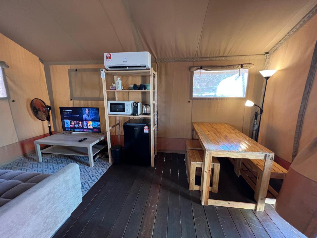 Rembulan Escape - Beachfront Safari Tent Kampung Penarik Exteriér fotografie